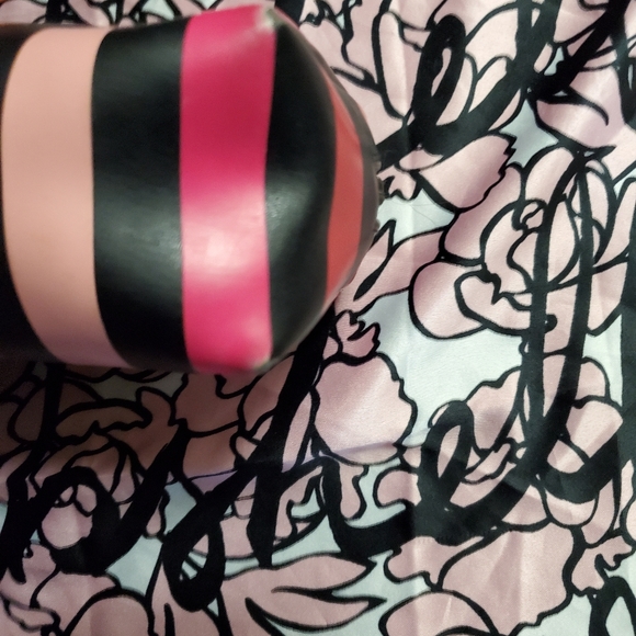 Victoria’s Secret Rainbow Tote - Picture 9 of 12